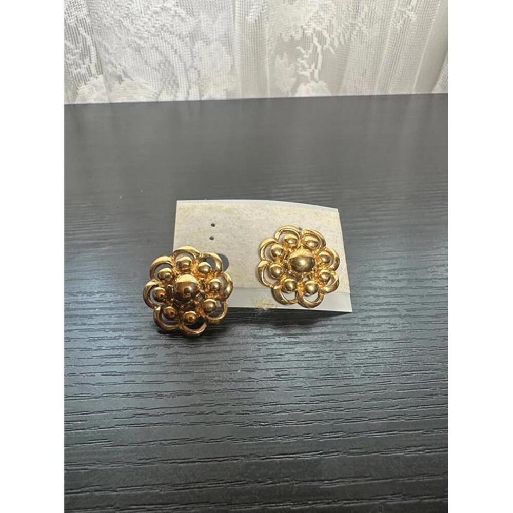 Vintage Sarah Coventry Gold-Tone Clip-On Earrings – Floral Statement Design - Picture 1 of 3